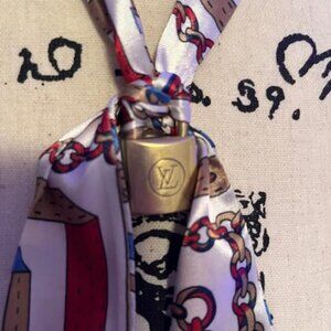 Rare Vintage Louis Vuitton Lock 200 Series Authentic #208